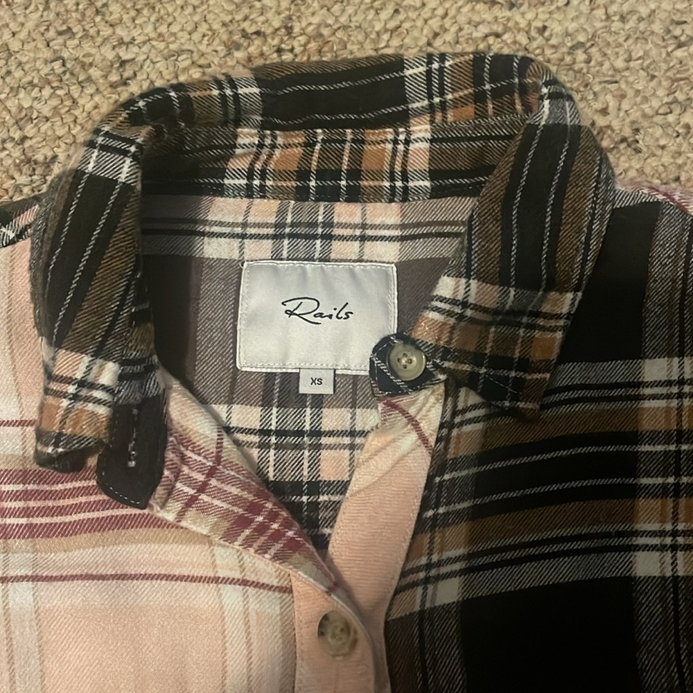 Rails Plain Button Down Shirt Xs Euc - image 3